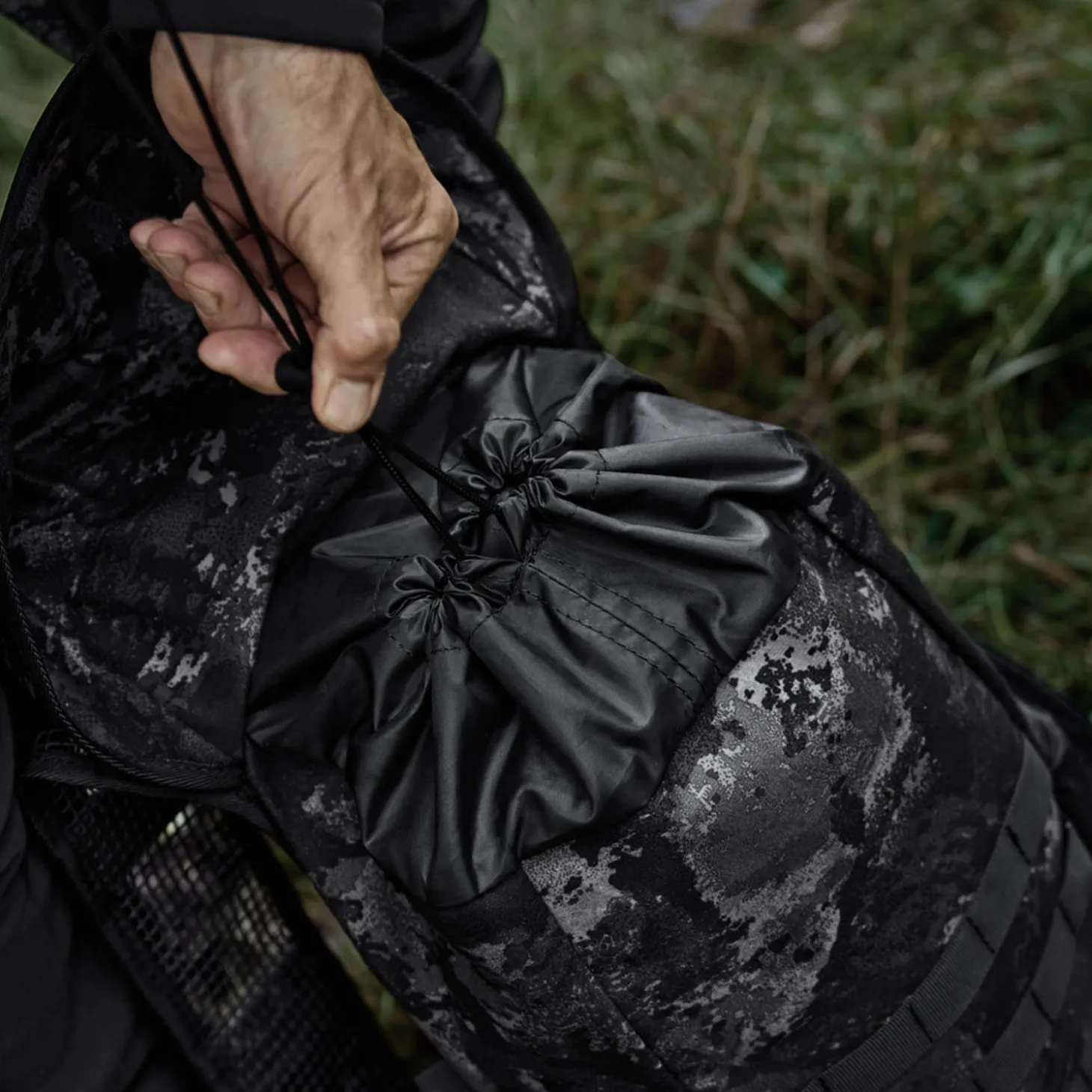 Härkila 12-Liter-Rucksack Noctyx (AXIS MSP Black)